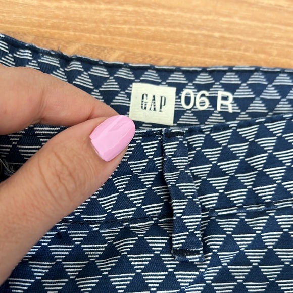 GAP Summer Short Navy/White Triangle Pattern - Picture 6 of 16